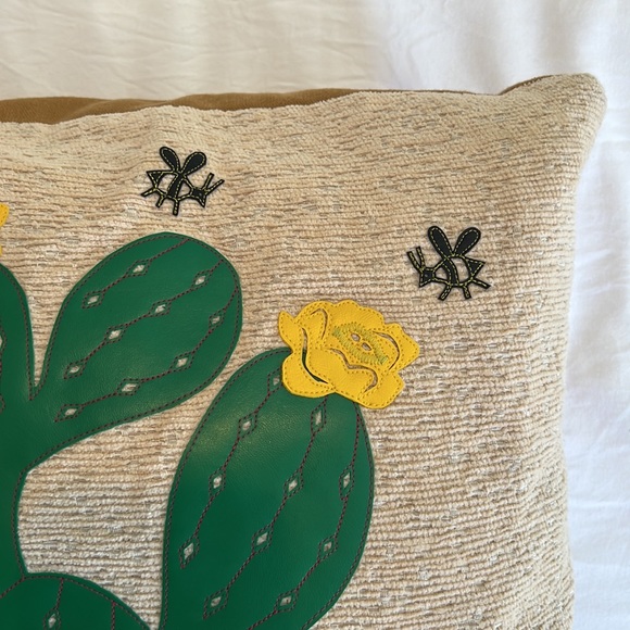 Lorna Leedy Cactus and Bee Pillow - Picture 4 of 4